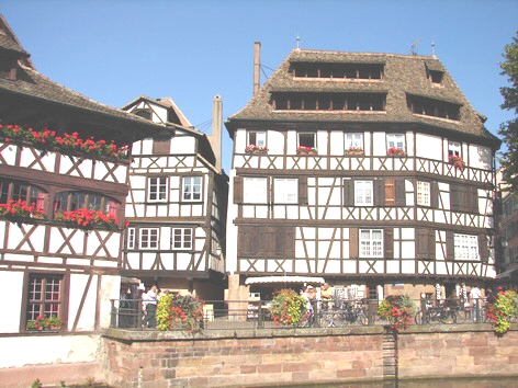 STRASBOURG - Petite France - Photo BERTHEVILLE